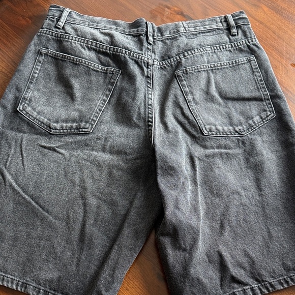 Zara Men's Black Denim Shorts - size 34 - Picture 5 of 5